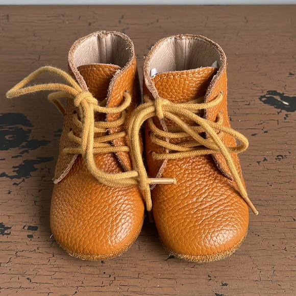 West Coast Mocs Unisex Infant Toddler Leather Booties Size 2 - Picture 2 of 6